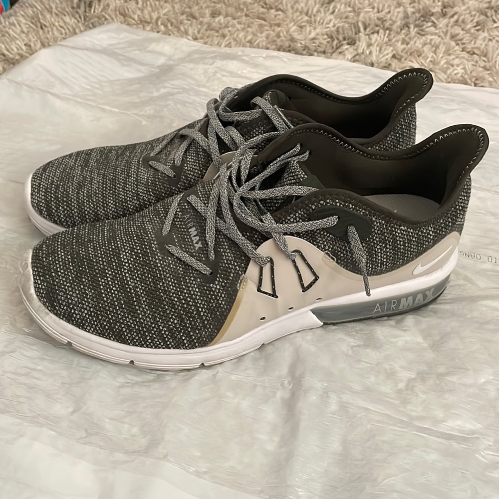 Nike AIRMAX Sequent Men’s Sneakers